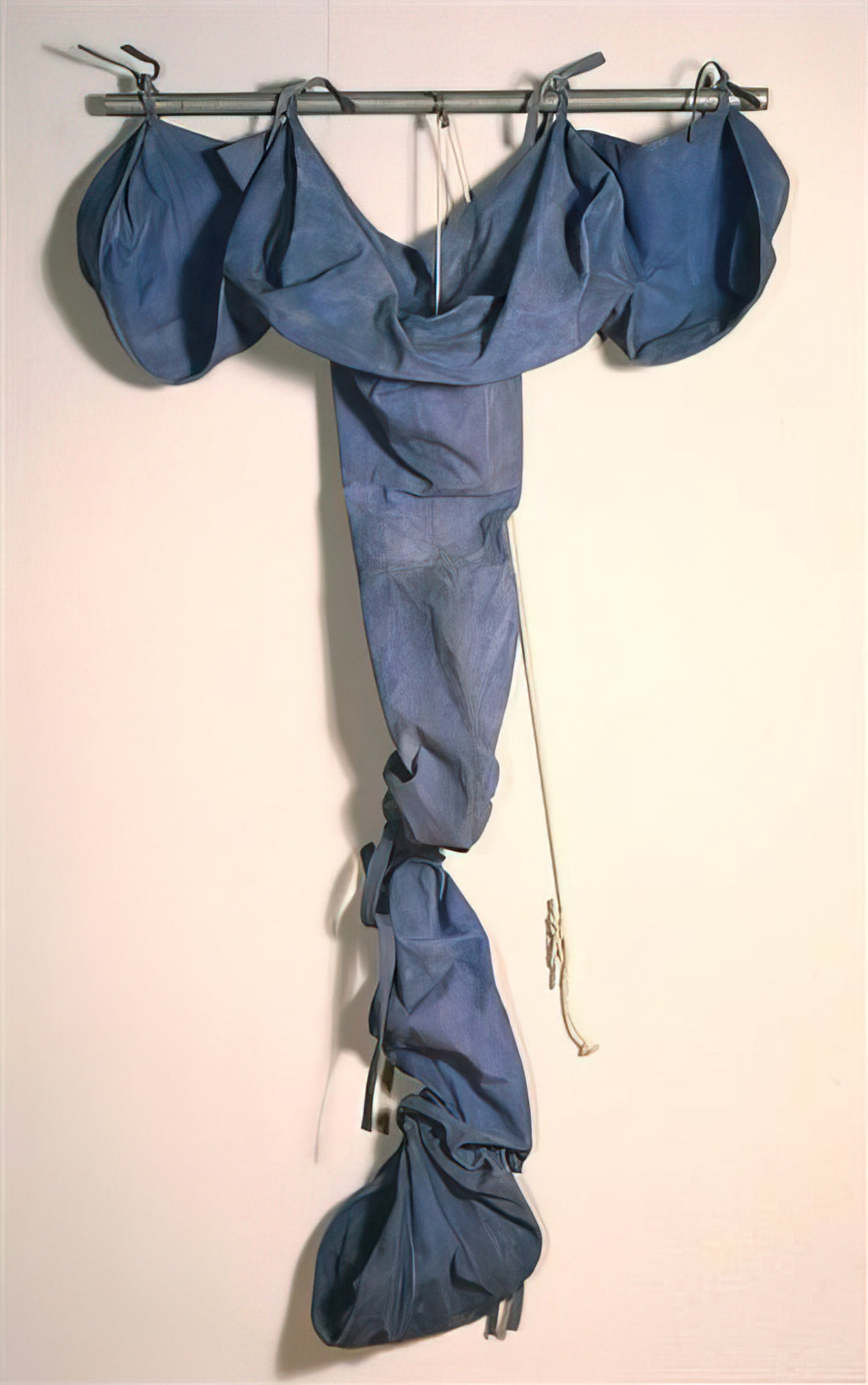 Wer ist Claes Oldenburg und warum ist er ein wichtiger Künstler der Pop Art?
