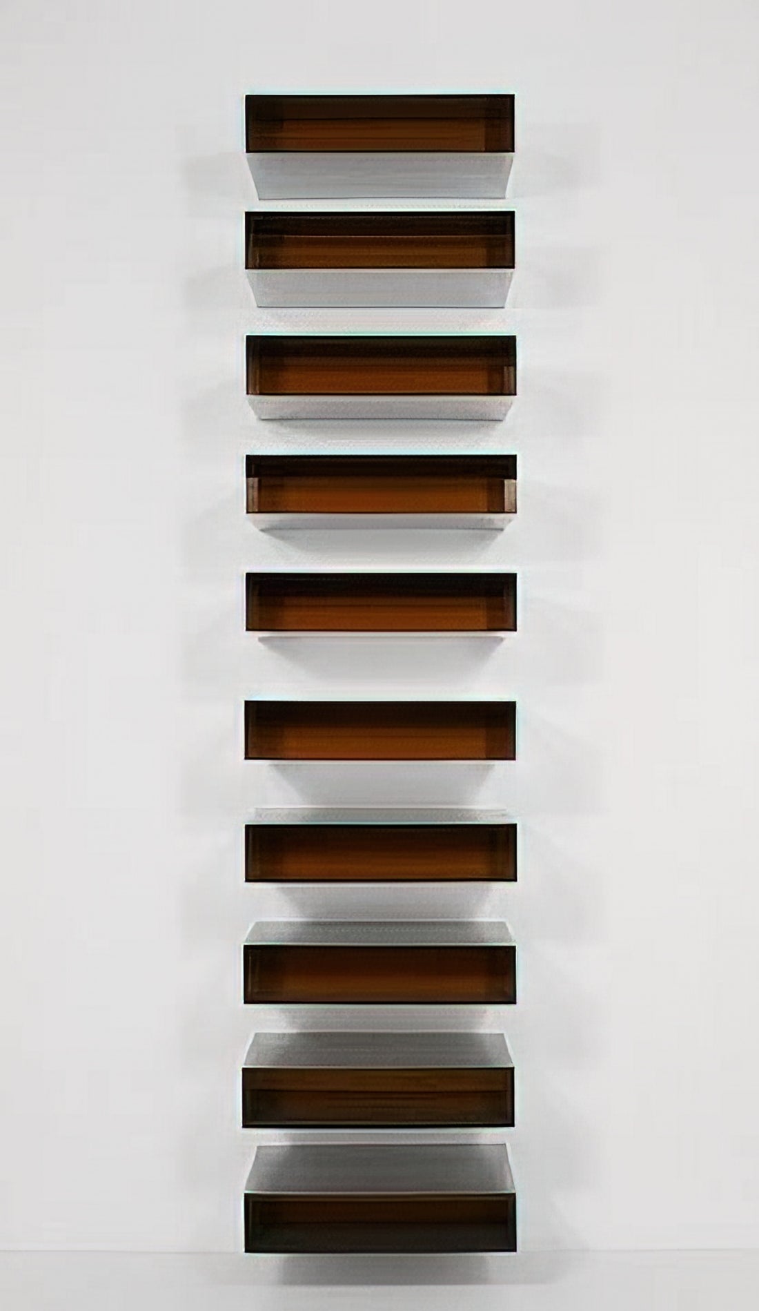 Wer ist Donald Judd und warum ist er einflussreich in der modernen Kunst?