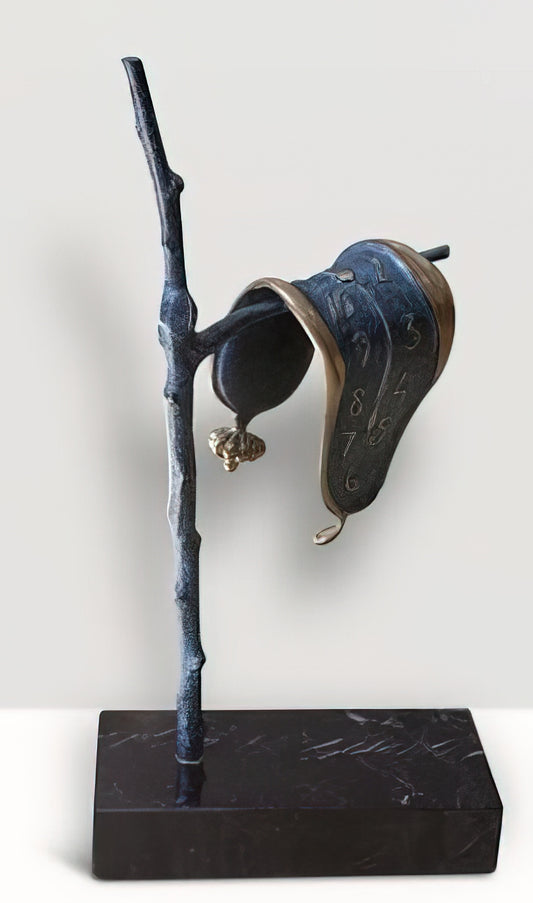 Was ist die Bedeutung hinter Santiago El Grande von Salvador Dalí?