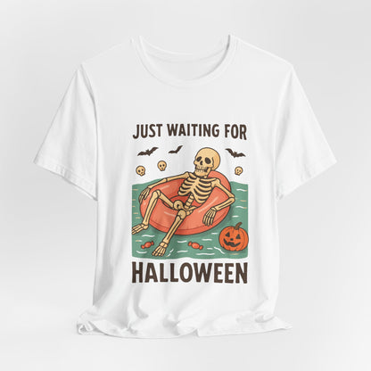 Gruseliges Sommerskelett wartet nur noch auf Halloween