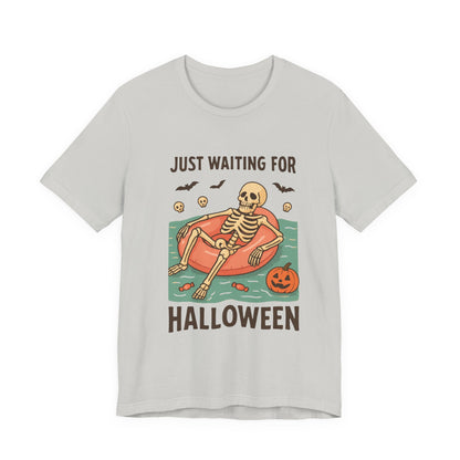 Gruseliges Sommerskelett wartet nur noch auf Halloween