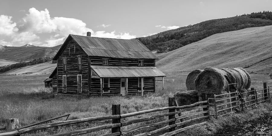 Old Farm House Black and White Art Print | RedKalion